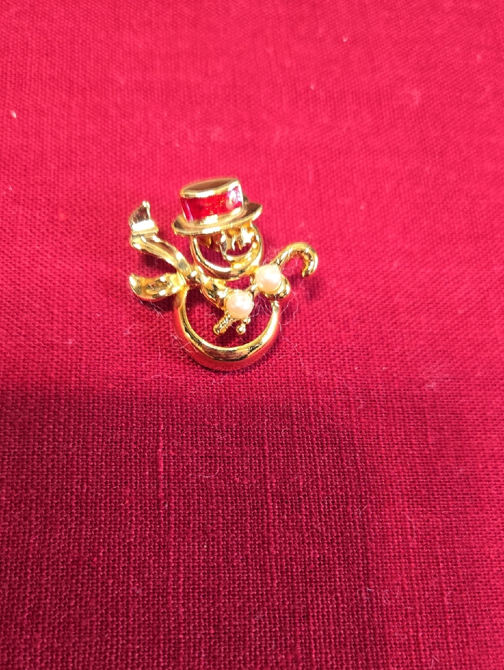 Avon 1990 Gold Tone Snowman Brooch with Red Enamel Hat and Pearl Accents